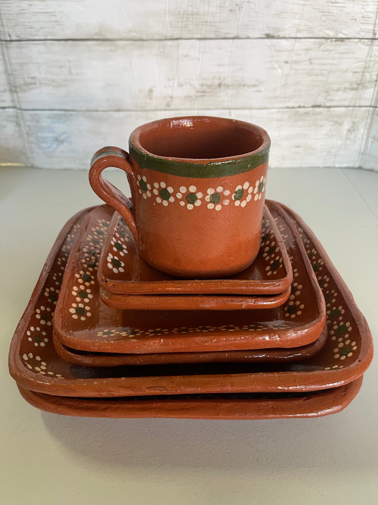 Mexico Traditional clay tableware/dinnerware table setting red clay plates/platos de barro Tonala/vajilla de barro cuadro