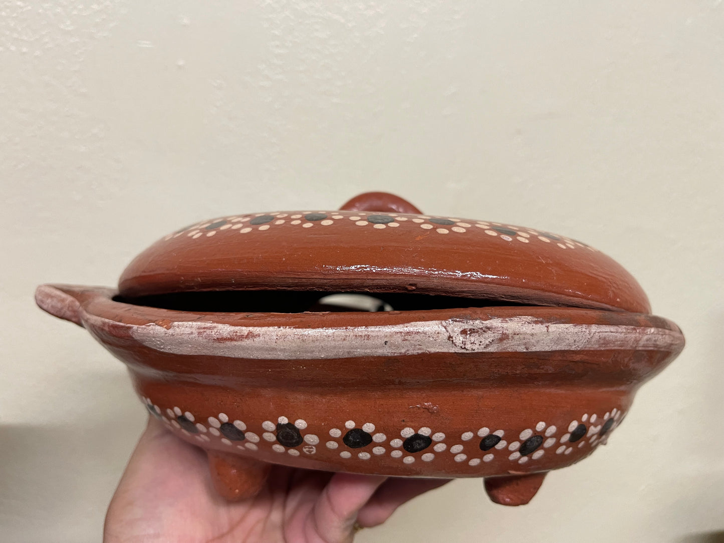 Tonala Handcrafted terracotta rustic salsa bowl/puerquito/piggy salsa bowl with lid/salsero cazuelita puerquito de barro/puerco cazuela/cazuela puerco