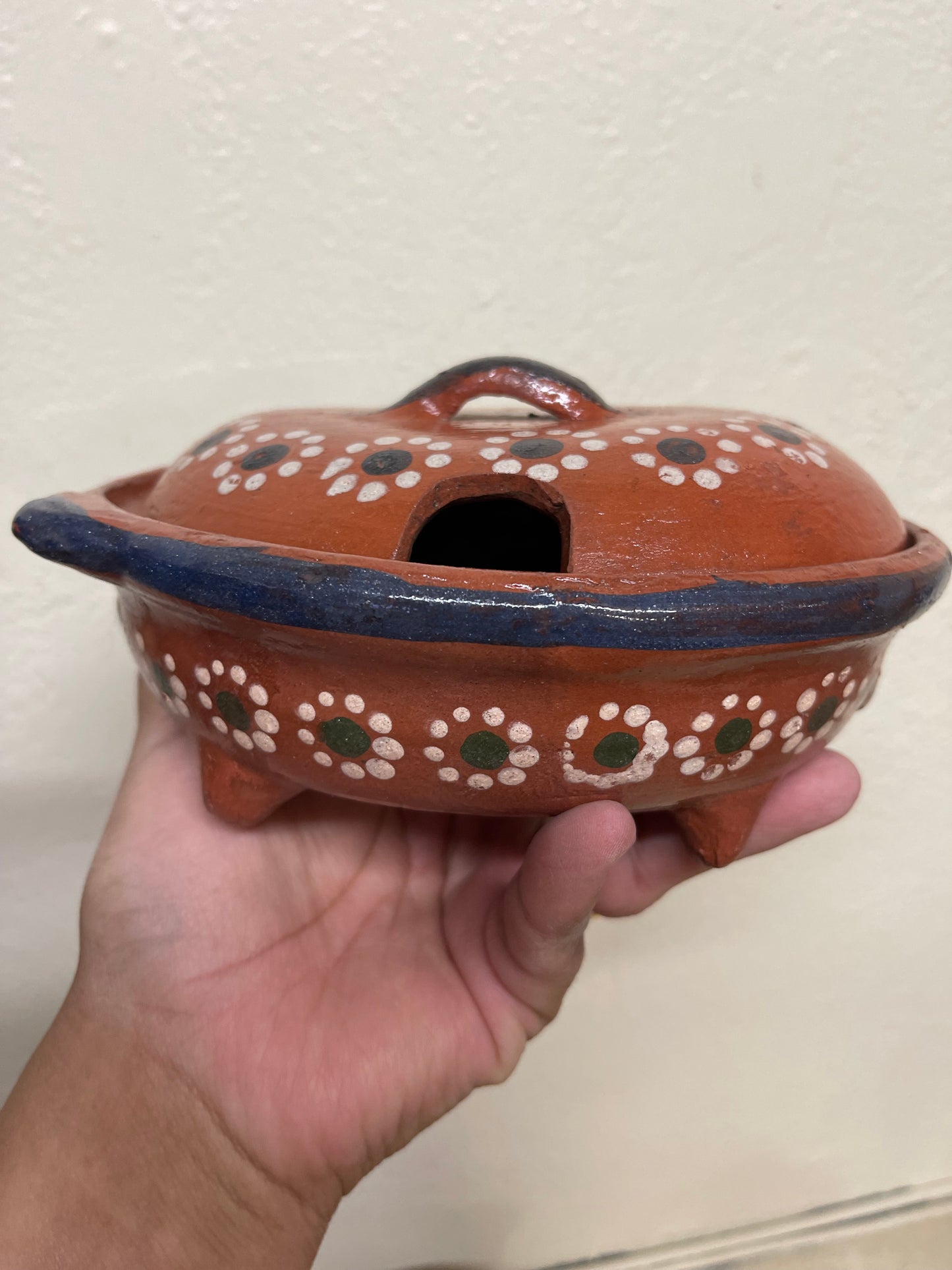 Mexico, Tonala Handcrafted terracotta rustic salsa bowl/puerquito/piggy salsa bowl with lid/salsero puerquito de barro/Cazuelita puerquito/Cazuelita salsera puerquito