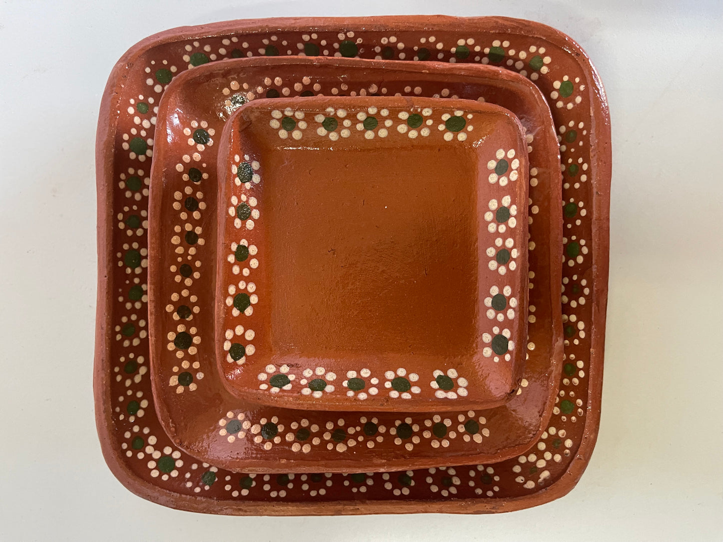 Mexico Traditional clay tableware/dinnerware table setting red clay plates/platos de barro Tonala/vajilla de barro cuadro