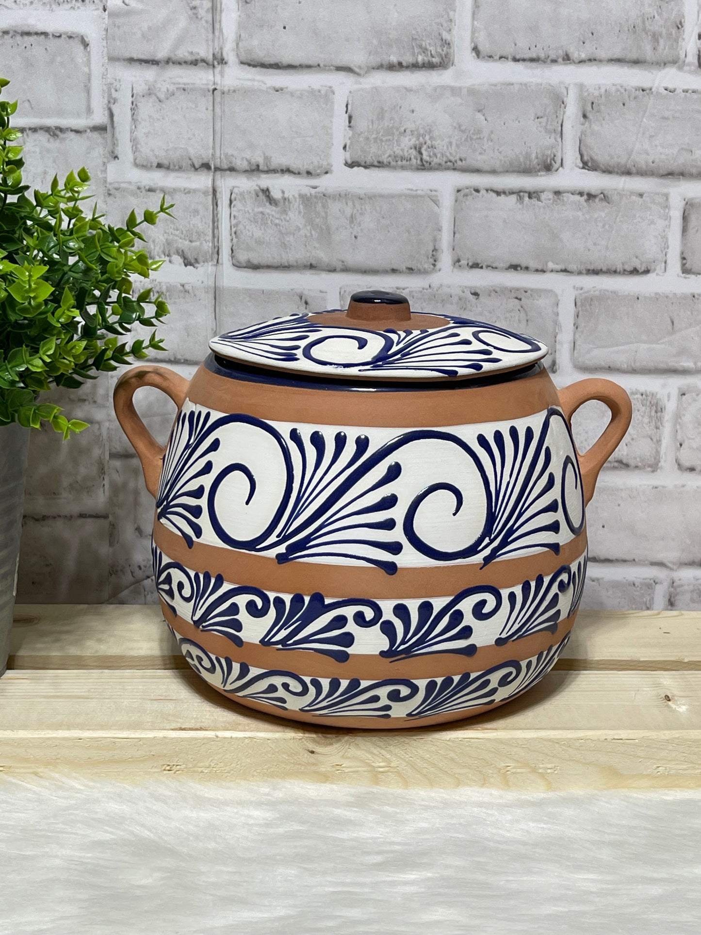 Mexican pottery terracotta blue Talavera pot w/lid/olla de engobe color talavera