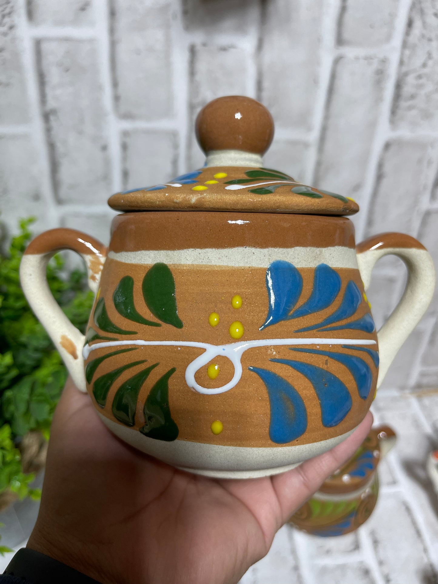 Mexican ceramic pottery/canister/Azucarero