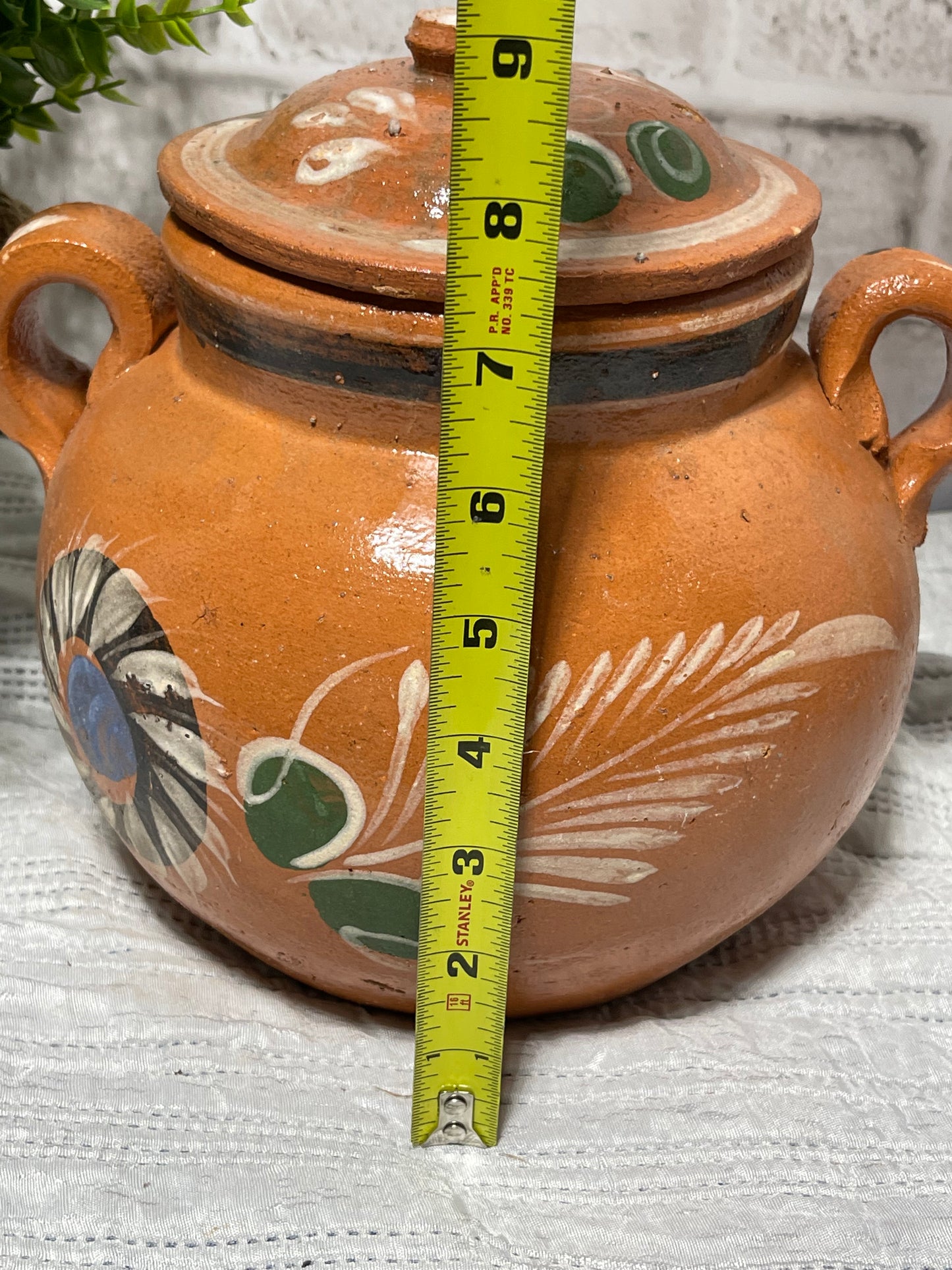 Small Authentic Mexican rustic handmade round Tonala pot with lid/olla redonda con tapa chica