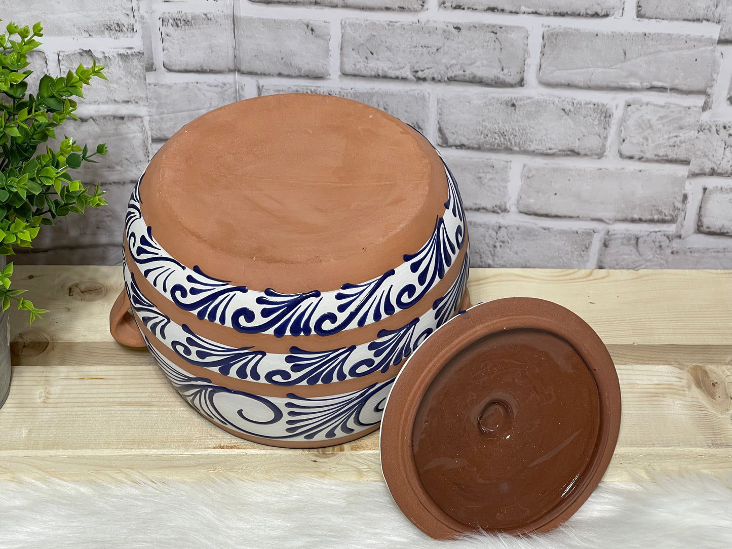 Mexican pottery terracotta blue Talavera pot w/lid/olla de engobe color talavera